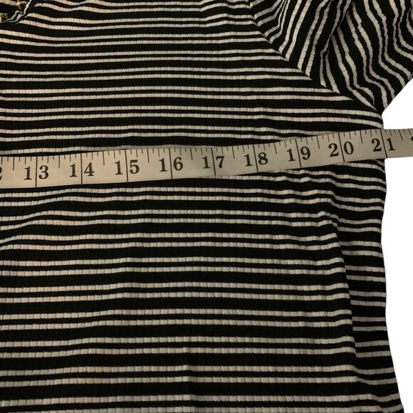 Rafaella Top Womens Size XL Weekender Leisure Button V-Neck Ribbed 3/4 Sleeve - Picture 5 of 6